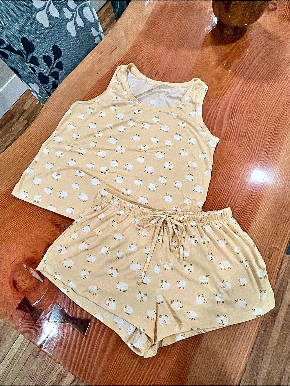 Pajama Short Set Yellow & White Size Large Like New